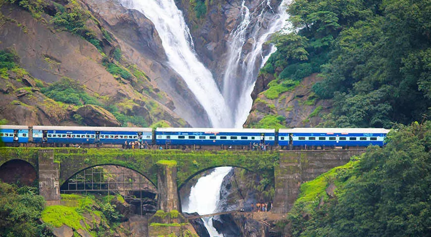 Photo of Dudhsagar Falls Railway Bridge, DoodhSagar Waterfalls Trail, Sonaulim, Goa, India by Paurav Joshi