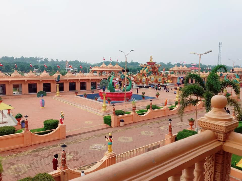 Photo of નર્મદા કિનારે પોઇચામાં આ છે ભવ્ય સ્વામિનારાયણ મંદિર, ભક્તિભાવ સાથે દર્શન અને આખો દિવસ કરો એન્જોય by Paurav Joshi