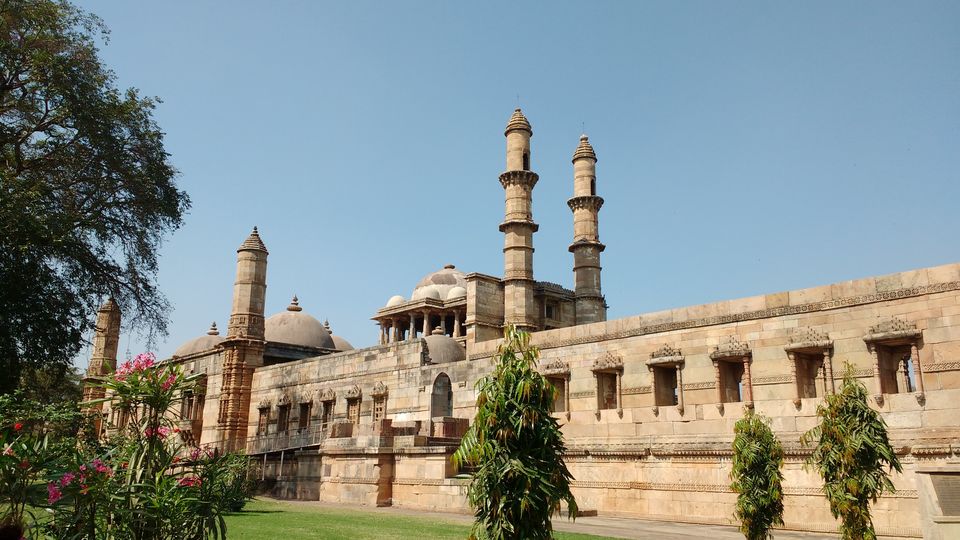 Photo of ગુજરાતના ઐતિહાસિક સ્થળો, કચ્છ અને પંચમહાલના આ હેરિટેજ પ્લેસિસની મુલાકાત કરવા જેવી છે 2/8 by Paurav Joshi