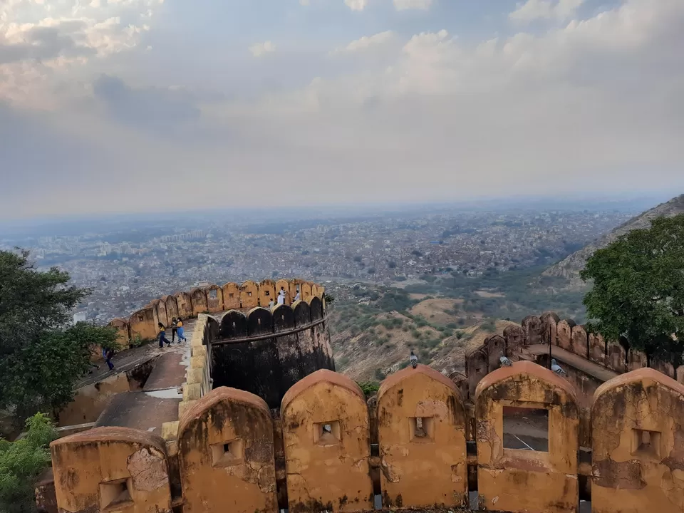 Photo of जयपुर शहर से मात्र 15 किमी दूर नाहरगढ़ का किला किसी हिल स्टेशन से कम नहीं। by NITIN KHANDELWAL