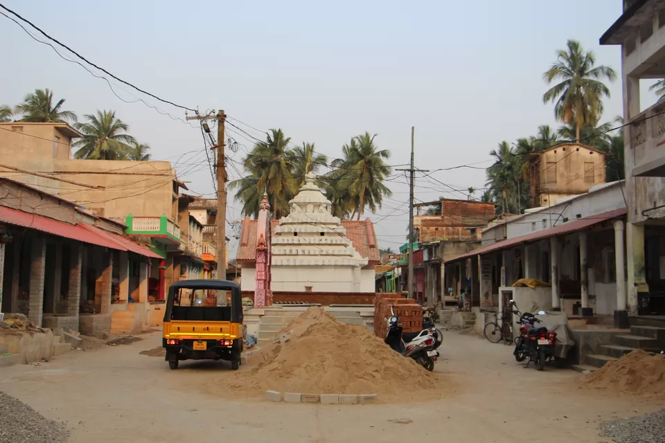 Photo of Temple in the Raghurajpur Village by Vineet Kumar
