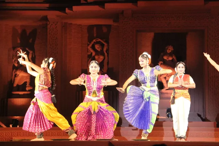 Photo of Konark Dance and Music Festival in-action by Vineet Kumar