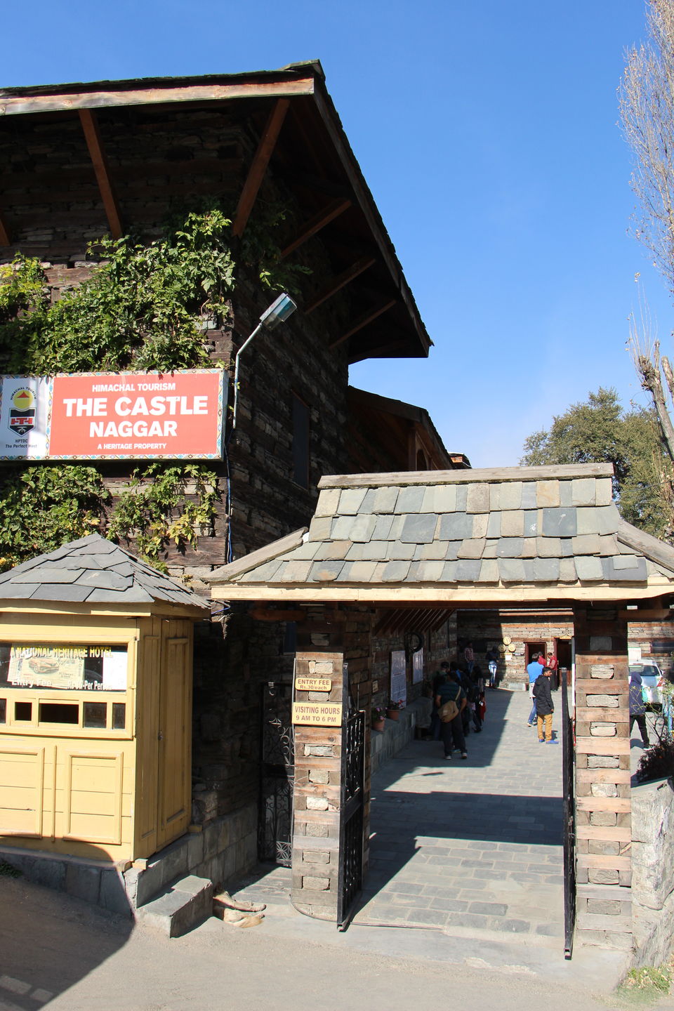 Photo of Naggar - capital of Kullu Kings in Himachal Pradesh 5/20 by Vineet Kumar