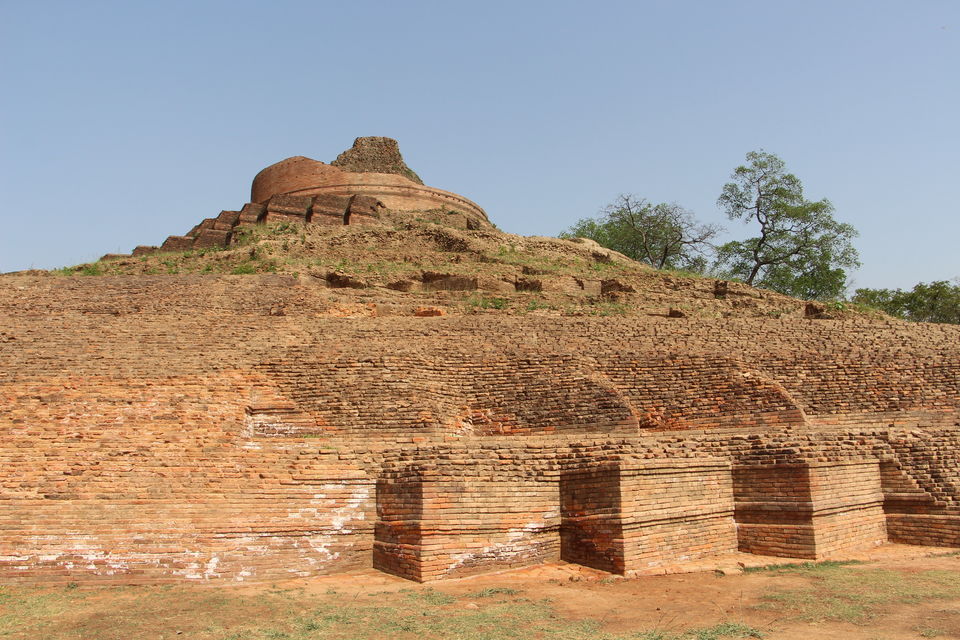 Photo of Kesariya Stupa, Tajpur Deur, Bihar, India by Vineet Kumar
