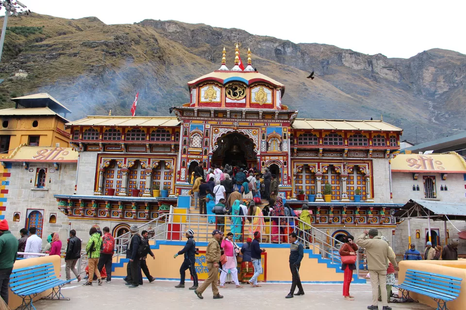 Photo of Badrinath Temple Road, Badrinath, Uttarakhand, India by Vineet Kumar