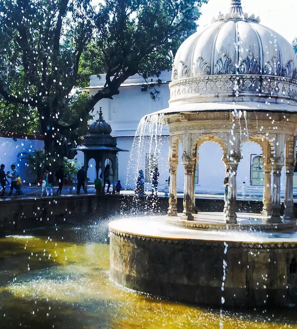 Photo of Sahelion Ki Bari, Udaipur, Rajasthan, India by chalraahi.com