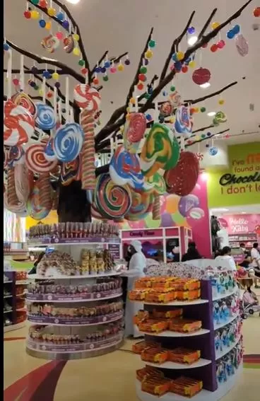 Photo of Dubai Mall - Dubai - United Arab Emirates by Shreya Shah