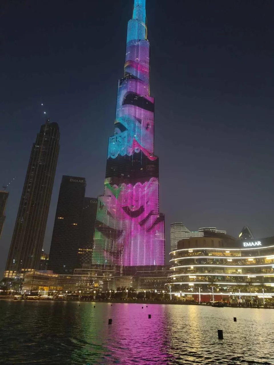 Photo of The Dubai Fountain - Dubai - United Arab Emirates by Shreya Shah