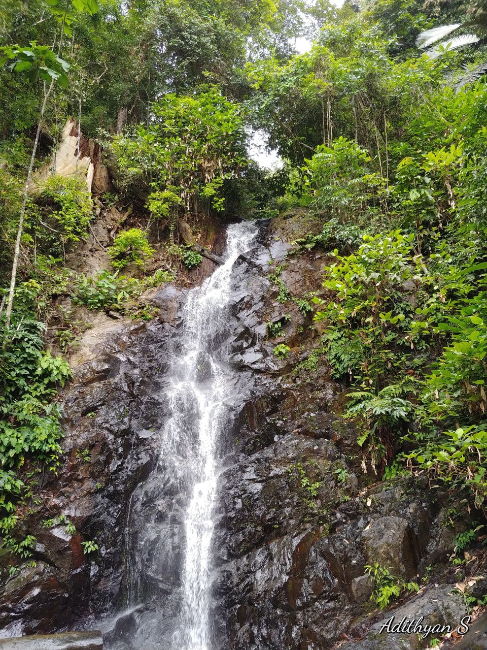 Photo of Durian Perangin Waterfall, Langkawi, Kedah, Malaysia by adithyan sivaraman