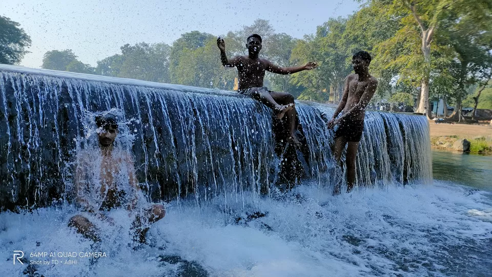 Photo of ' चित्रकूट ' :- नदी के तीरे और पर्वतों से घिरी एक आध्यात्मिक नगरी by Vineet Singh