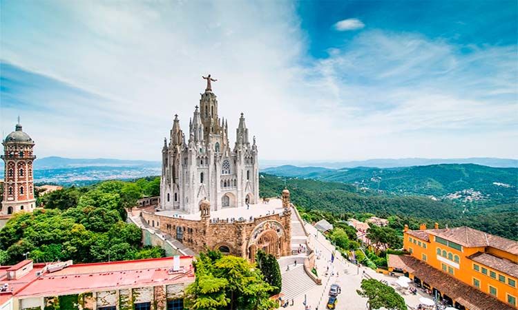 Photo of Climbing Tibidabo 2/5 by TinaGeller