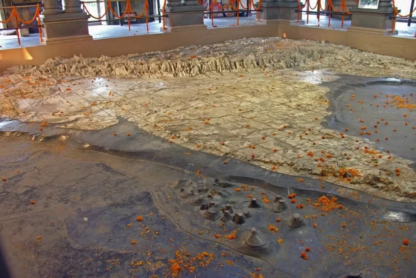 Photo of Bharat Mata Temple, Guru Nanak Nagar Colony, Chetganj, Varanasi, Uttar Pradesh, India by Woolgathering Wonders
