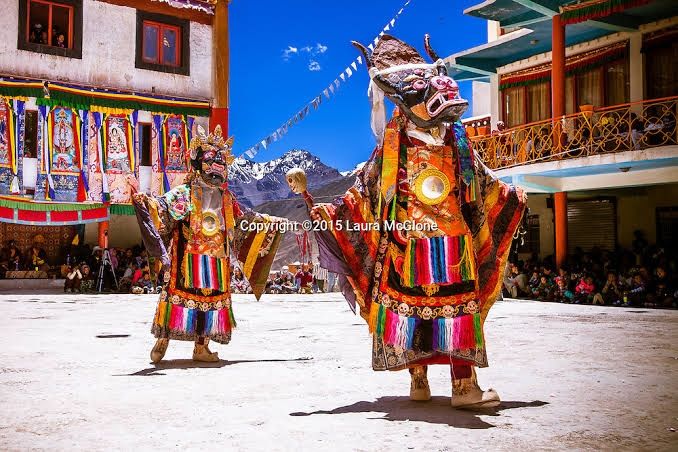 Photo of किसी जन्नत से कम नहीं है हिमाचल प्रदेश का यह जादूई गाँव,यहाँ की खूबसूरती कर देगी आपको भी अचंभित by Pooja Tomar Kshatrani