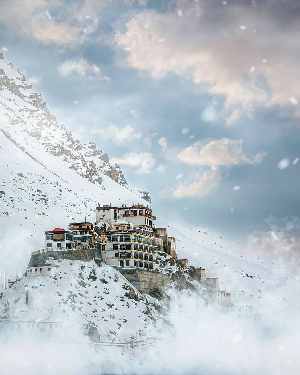 Photo of किसी जन्नत से कम नहीं है हिमाचल प्रदेश का यह जादूई गाँव,यहाँ की खूबसूरती कर देगी आपको भी अचंभित by Pooja Tomar Kshatrani