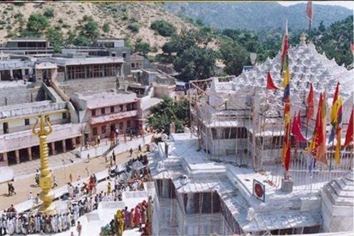 Photo of जालोर की पहाड़ियों में स्थित है 900 साल पुराना मां सुंधा माता का मंदिर, जानिए क्या है महत्व- by Pooja Tomar Kshatrani
