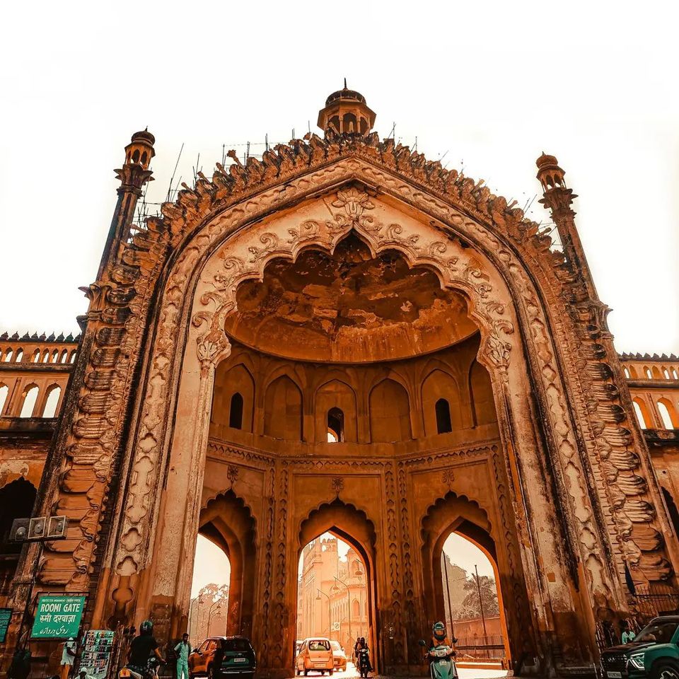 Photo of एक ओपन लेटर लखनऊ की नज़ाक़त और नफ़ासत के नाम- by Pooja Tomar Kshatrani