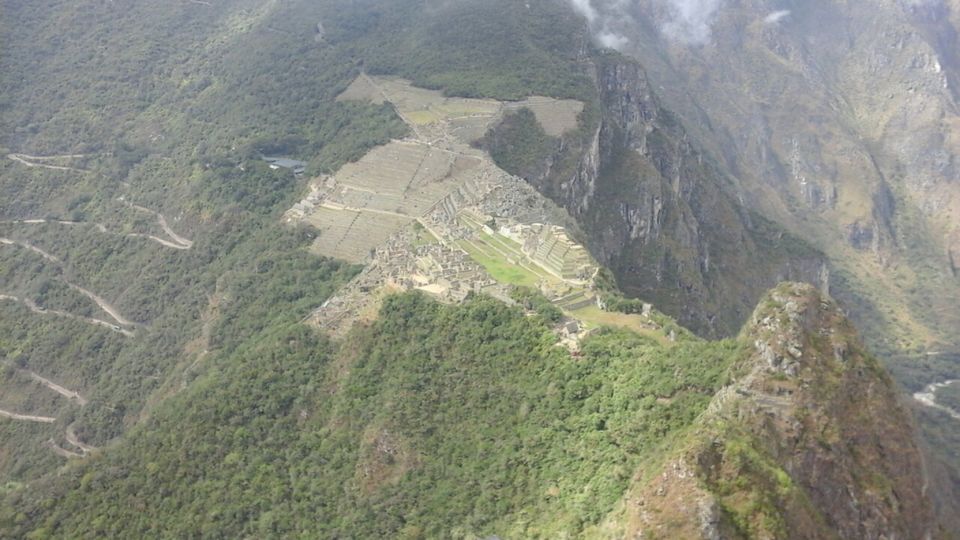 Photo of Machu Picchu, Perú by Dave Rojas