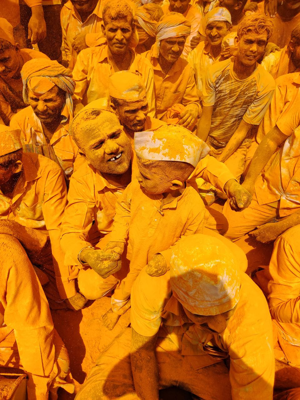 Photo of This Town In Maharashtra Turns Yellow Each October & These Pictures Are Nothing Less Than Splendid! by Aakash Vishwakarma