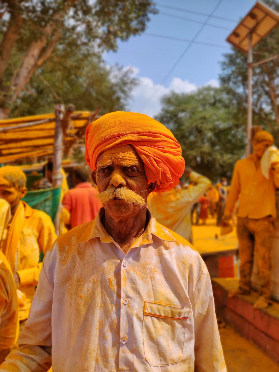Photo of This Town In Maharashtra Turns Yellow Each October & These Pictures Are Nothing Less Than Splendid! by Aakash Vishwakarma
