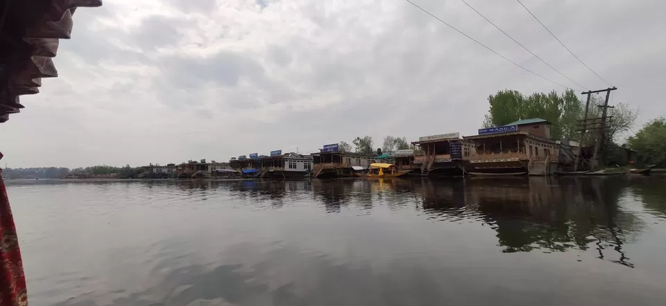 Photo of Dal Lake by Priya Kotecha