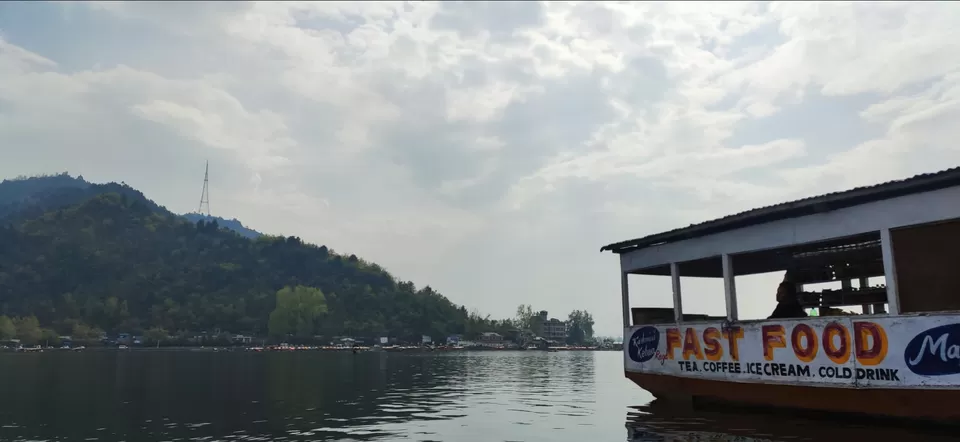 Photo of Dal Lake by Priya Kotecha