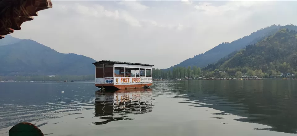 Photo of Dal Lake by Priya Kotecha