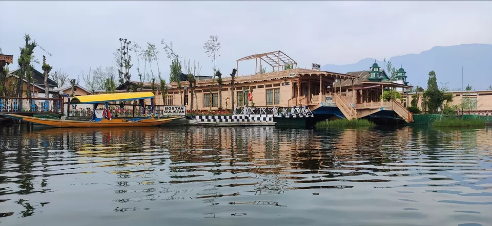 Photo of Dal Lake by Priya Kotecha