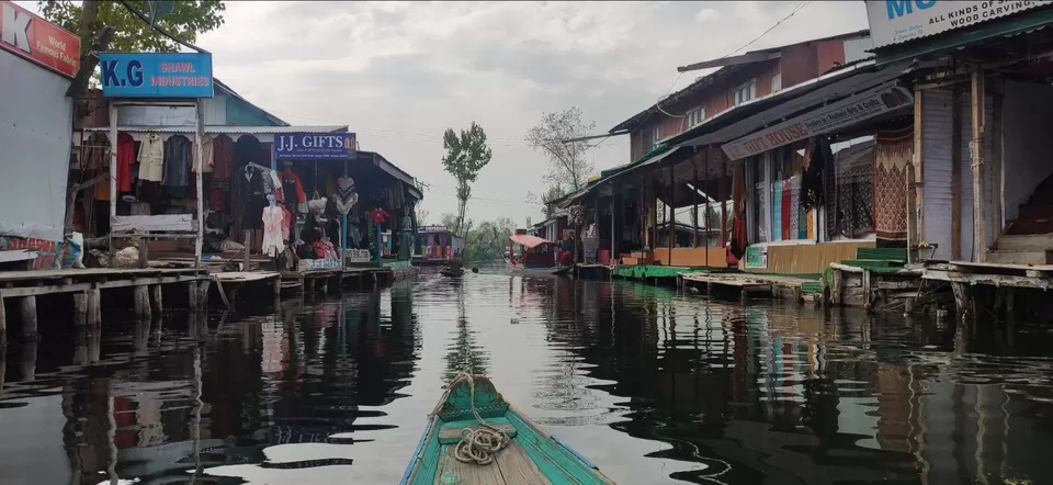 Photo of Dal Lake by Priya Kotecha