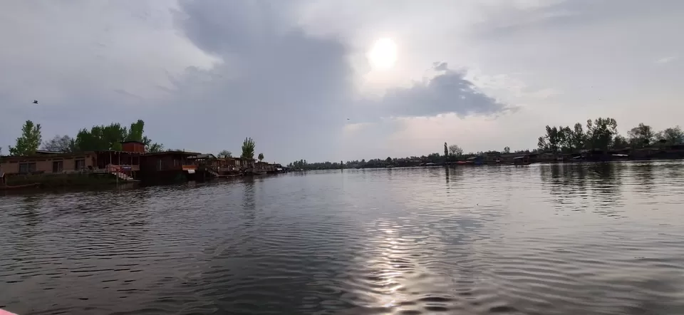 Photo of Dal Lake by Priya Kotecha