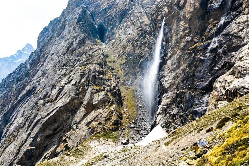 Photo of Vasudhara Falls by Roaming Mayank