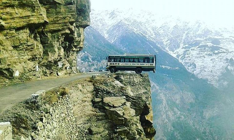 Photo of Baralacha La Pass by Roaming Mayank