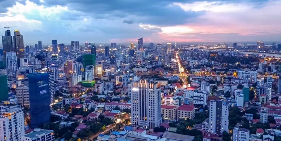 Photo of Phnom Penh by RoamingMayank
