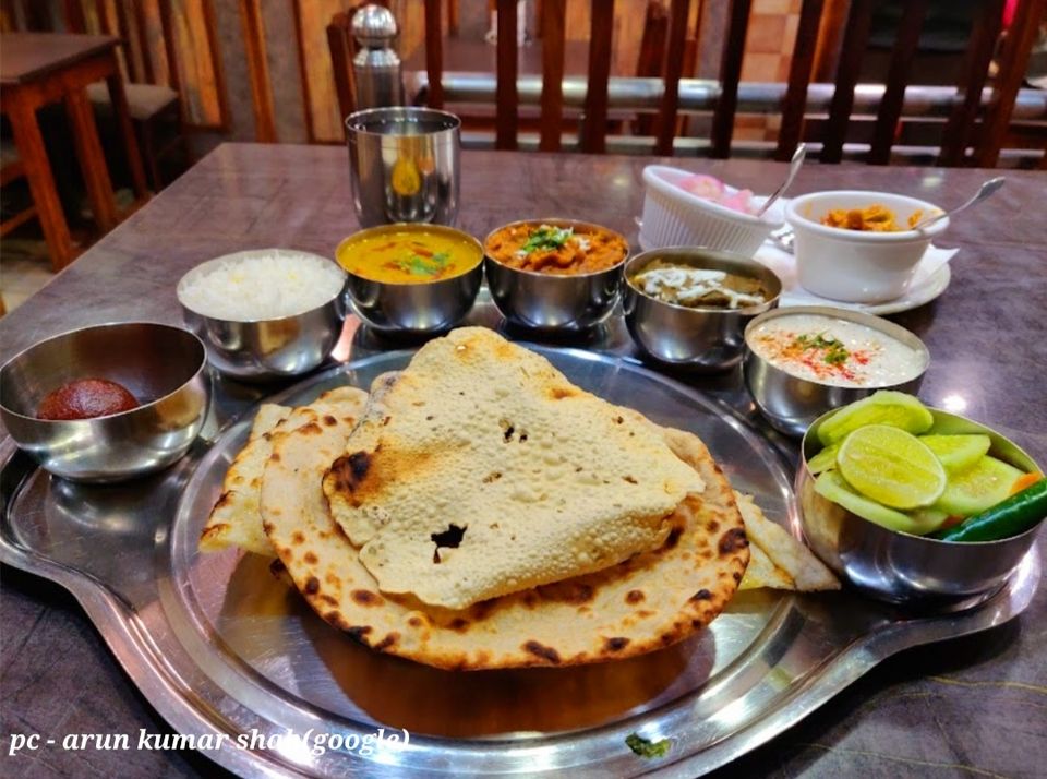 Photo of Giannis Pure Veg Restaurant by Roaming Mayank