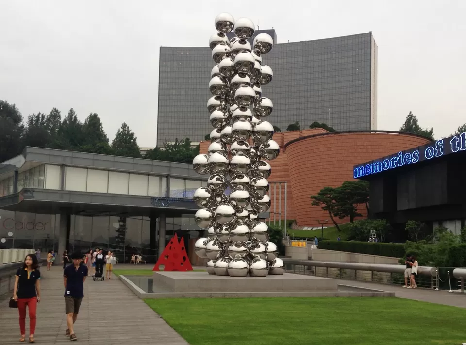 Photo of Leeum, Samsung Museum of Art, Seoul, South Korea by Anvi