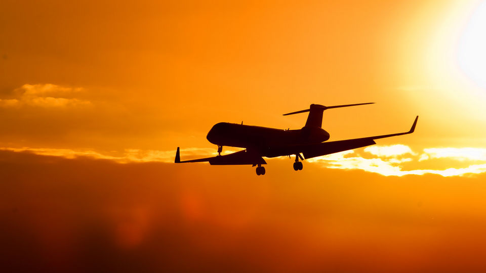 Photo of 10 tips to survive a long-haul flight 1/11 by Priyam Bagga