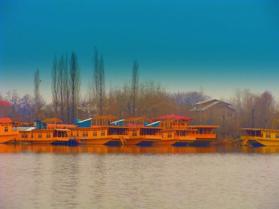 Photo of KASHMIR - Gar firdaus baruhe zamin ast , Hamin asto Hamin asto Ha 21/37 by HappyBanjaras