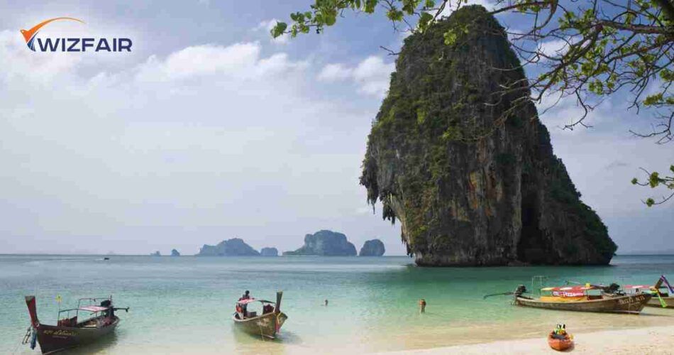 Photo of 8 Famous Places to Explore in Thailand 1/1 by Henry Wilson
