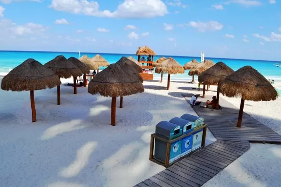 Photo of My experience arriving to Cancún, México by Anand Sahani