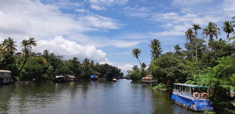 Photo of Punnamada Lake, Alappuzha, Kerala by sudersan