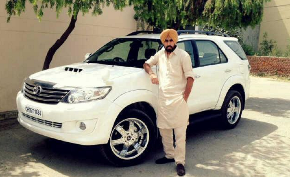 Photo of 10 Ways To Spot A Punjabi While Travelling 6/11 by Prateek Dham