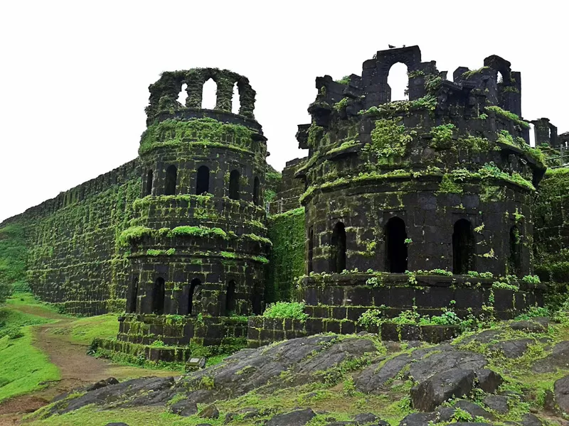 Photo of Sinhagad Fort, Pune, Maharashtra, India by Prateek Dham