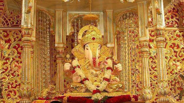 Photo of Dagdusheth Ganpati, Pune, Maharashtra, India by Prateek Dham