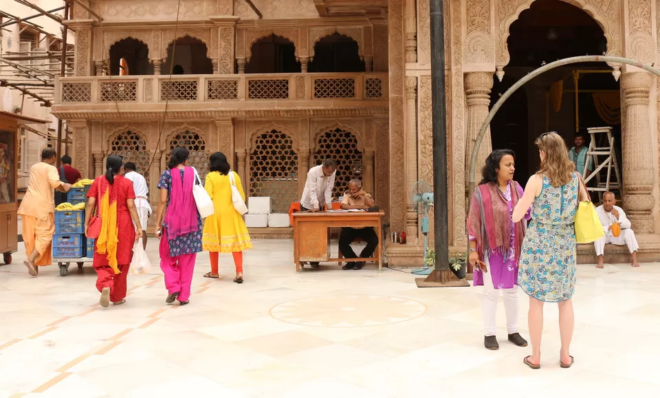 Photo of Mahalakshmi Temple, Vile Parle East, Mumbai, Maharashtra, India by Prateek Dham