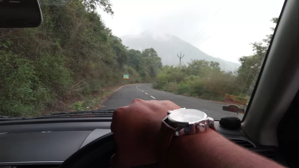 Photo of Kerala-Tamilnadu Border, Anaikatti, Kerala, India by itsmuhasin