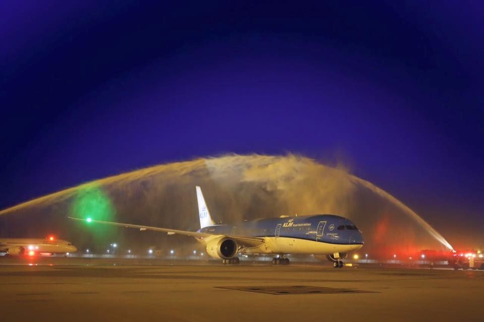 Photo of Flying The New Klm Boeing 787 Dreamliner 3/3 by Sudeep