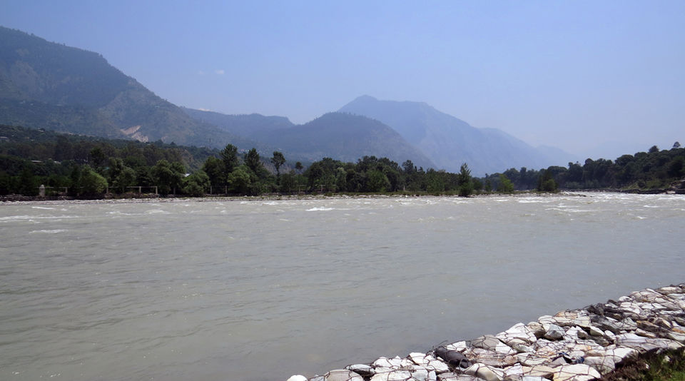 Photo of Rafting on the Beas: An edge-of-the-seat experience 1/5 by The Compulsive Traveller