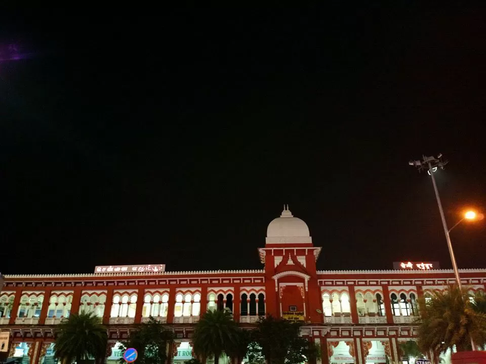 Photo of Egmore, Gandhi Irwin Road, Chennai, Tamil Nadu, India by Chendilk