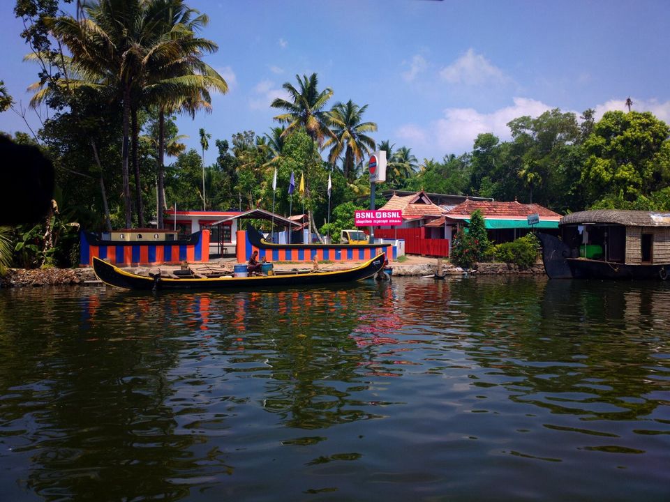 Photo of Alappuzha Backwaters - lots of chemmeen but no Karuthamma 6/34 by Chendilk