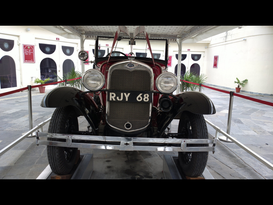 Photo of Vintage Car Collection of Udaipur Maharajah 10/11 by Chendilk