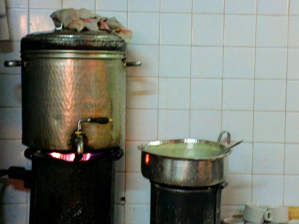 Photo of Bun maska and chai in the 100-year-old B Merwan & Co. Mumbai before it was shut down 10/10 by Chendilk